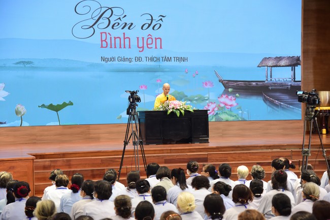 Dharma Talk “Peaceful place to stop ” – The 96th Seven-Day Retreat